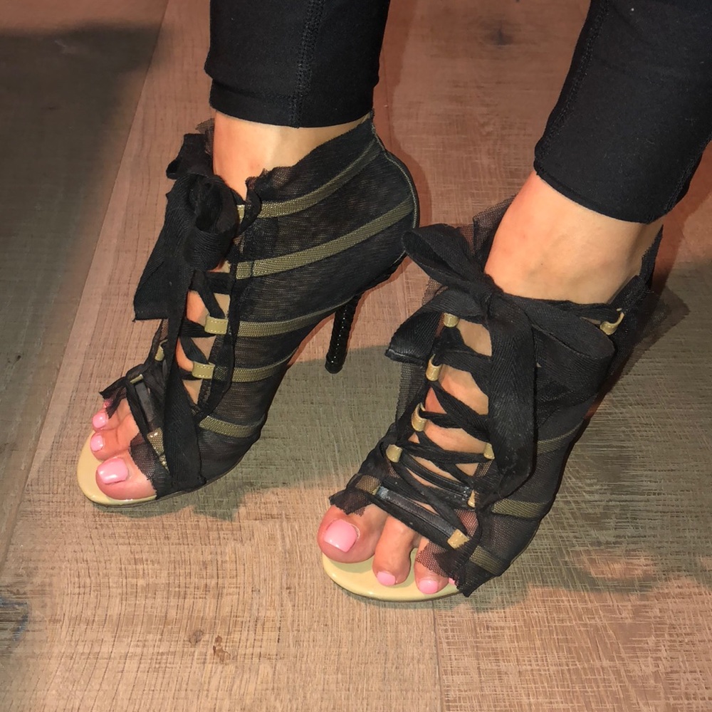Dolce & Gabbana lace up black Thule ankle booties